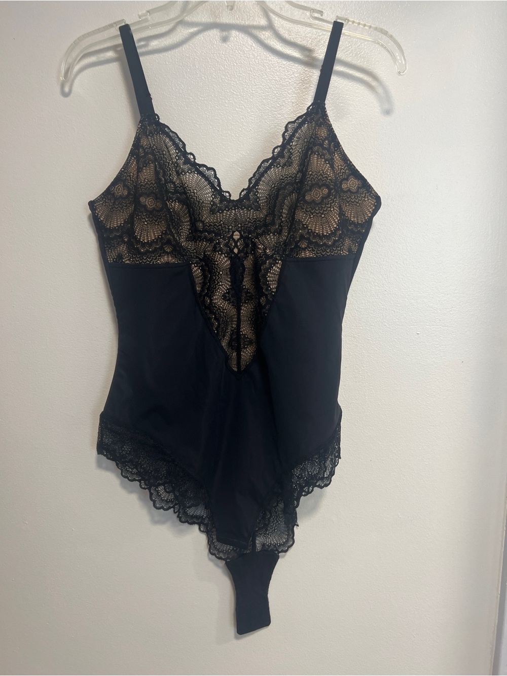 Pinsy Black Sculpting Lace Shapewear Bodysuit • Size XL